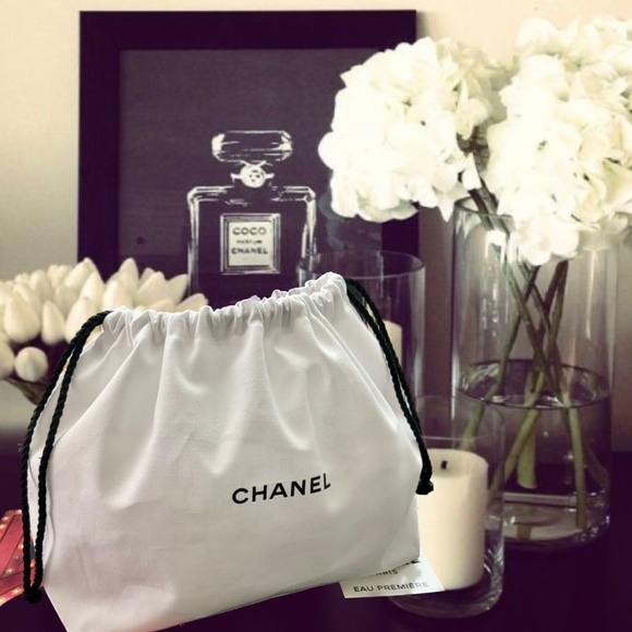 Authentic - CHANEL white cotton canvas drawstring pouch cosmetic bag storage bag - Picture 1 of 15
